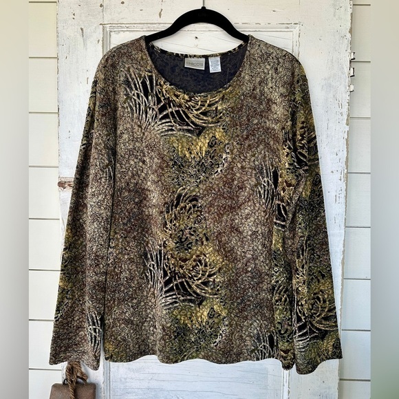 CHICO’S, NWOT, WOMENS, BLACK WITH GREEN & GOLD COLORS, LONG SLEEVE TOP. SIZE 2 - Picture 1 of 6